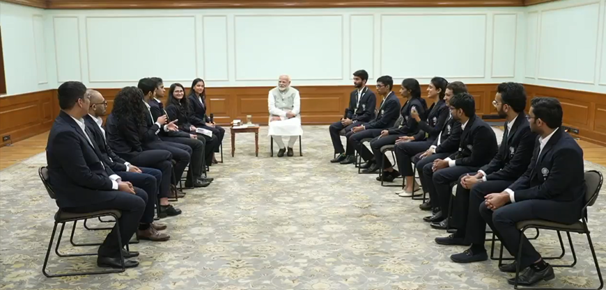 PM Modi in Interaction With The Team